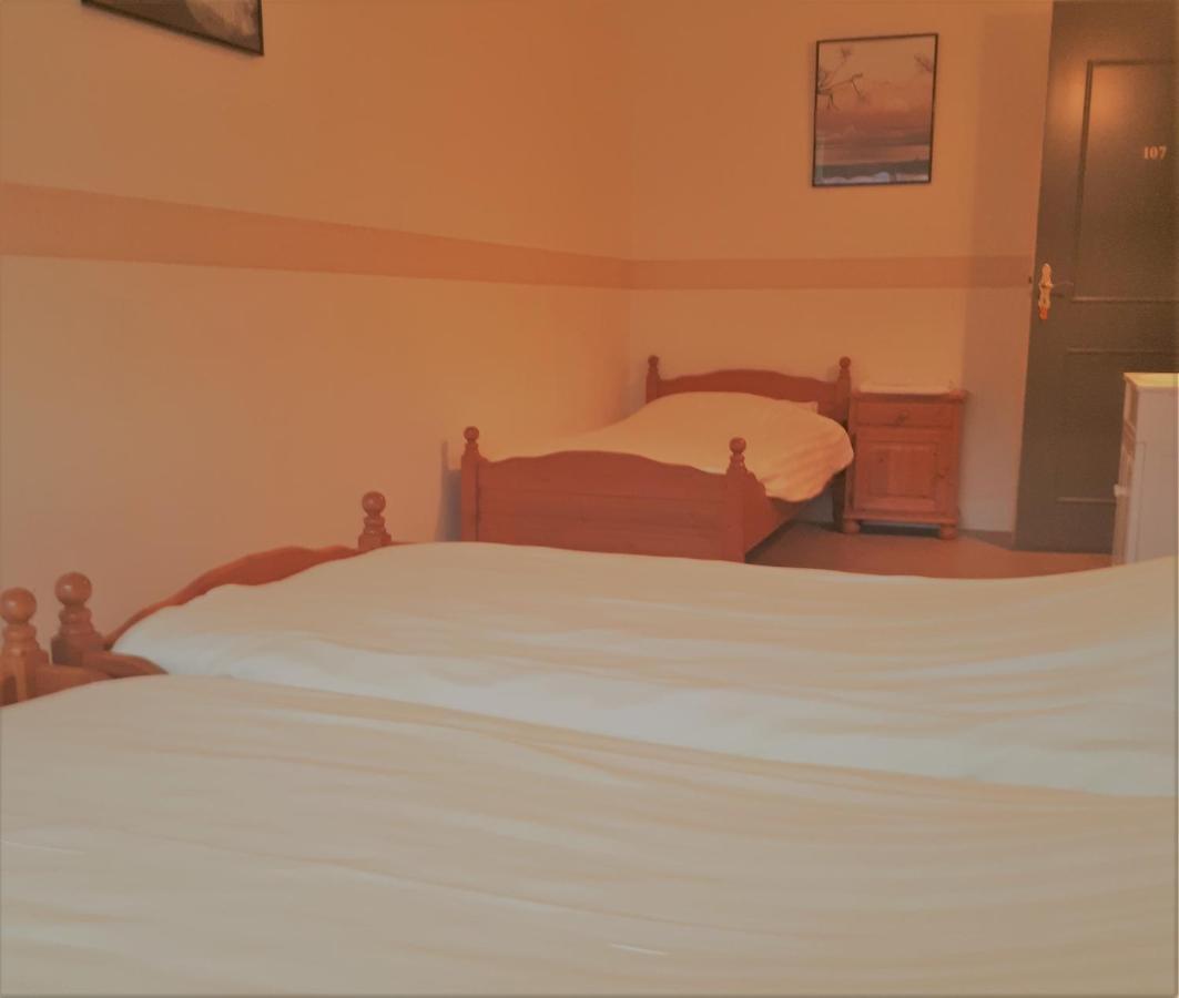 Steenderen Hotel Cafe Zaal Heezen מראה חיצוני תמונה