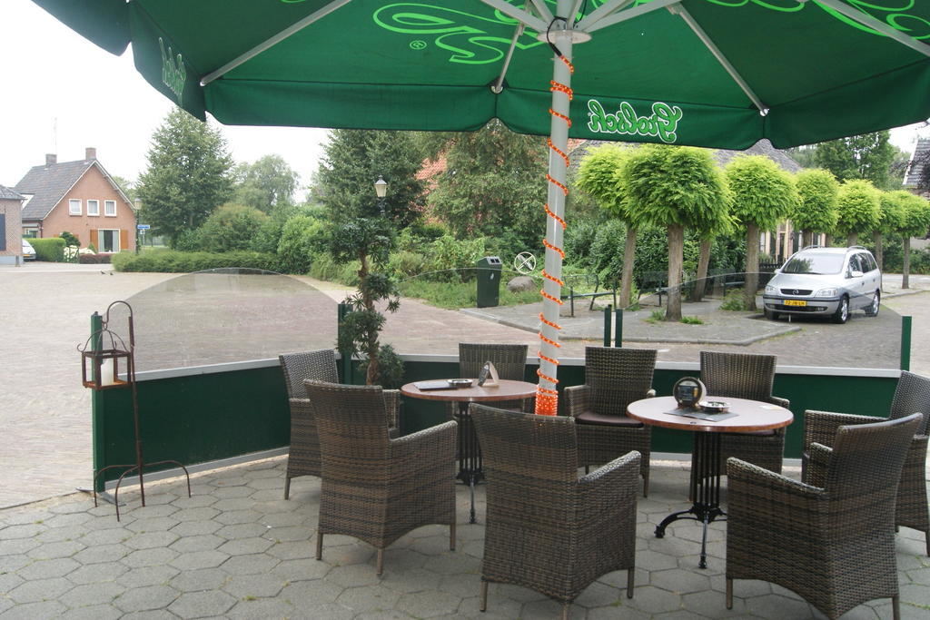 Steenderen Hotel Cafe Zaal Heezen מראה חיצוני תמונה
