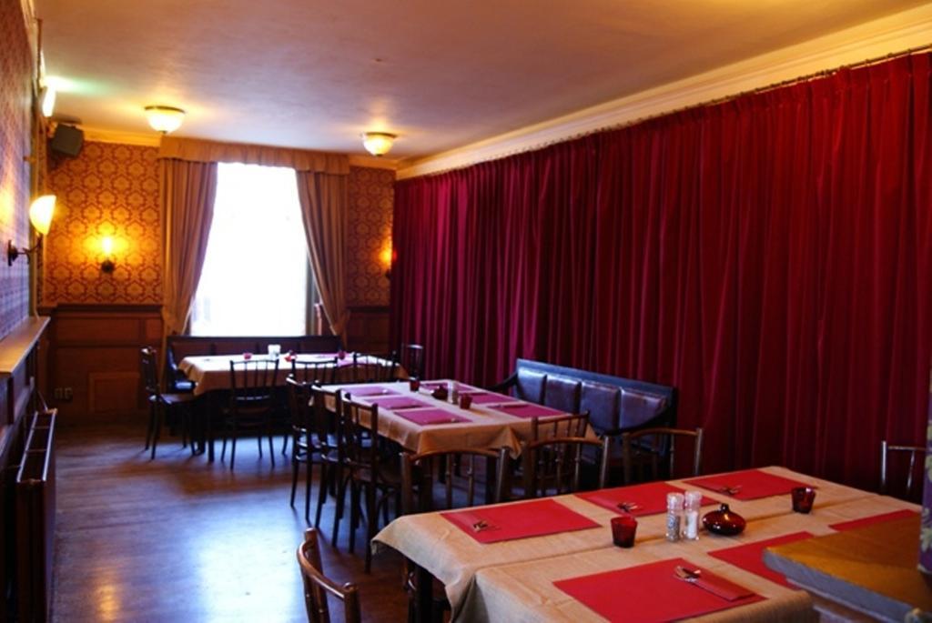 Steenderen Hotel Cafe Zaal Heezen מראה חיצוני תמונה
